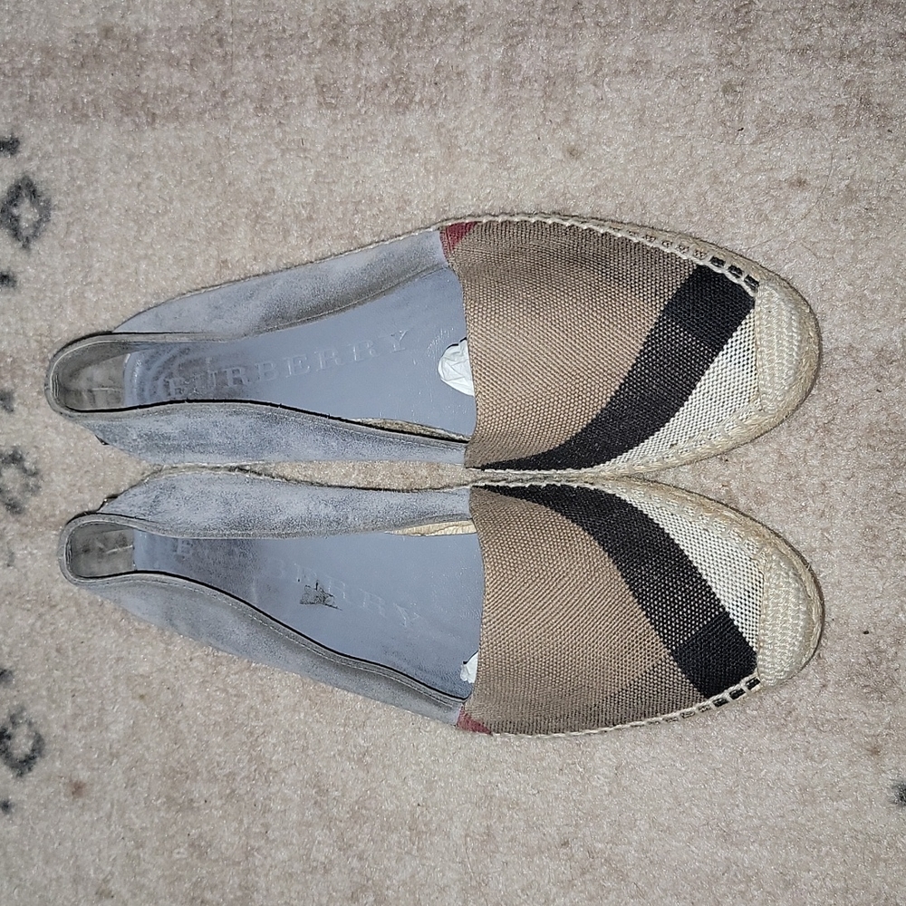 Size 39 women's Burberry espadrille flats